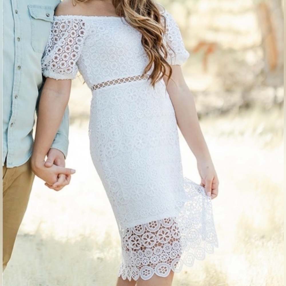 Express New Sz XS White Crochet Eyelets Lace Off Cold Shoulder Lined Prom Dress